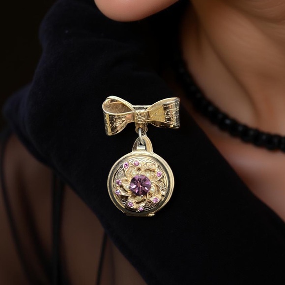 Vintage Coro Gold Plated Purple Crystal Rhinestone Bow Charm Locket Brooch - Picture 2 of 5